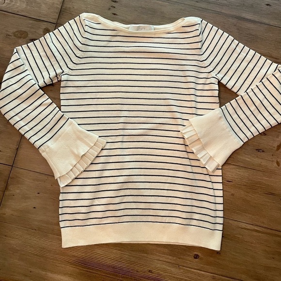 𝅺LOFT Ruffle Sleeve Striped Sweater - Picture 1 of 9